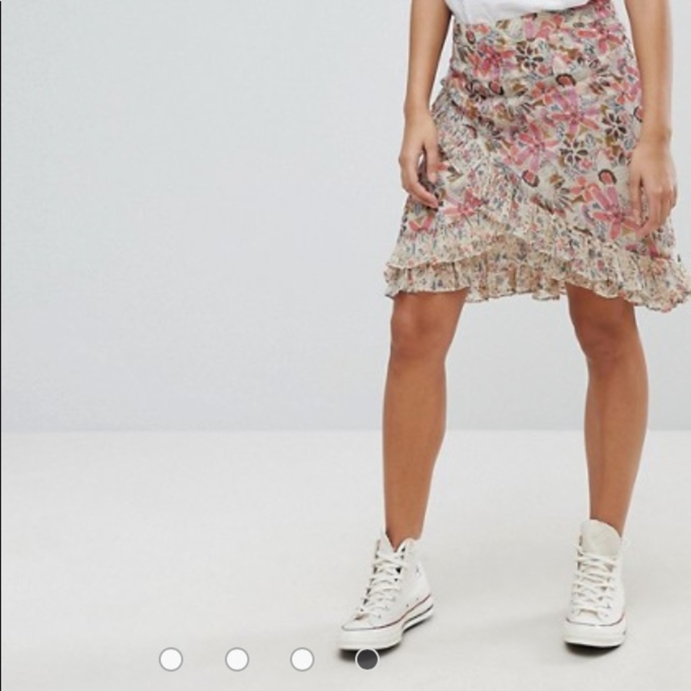 Free people floral print wrap skirt size 4 NWT